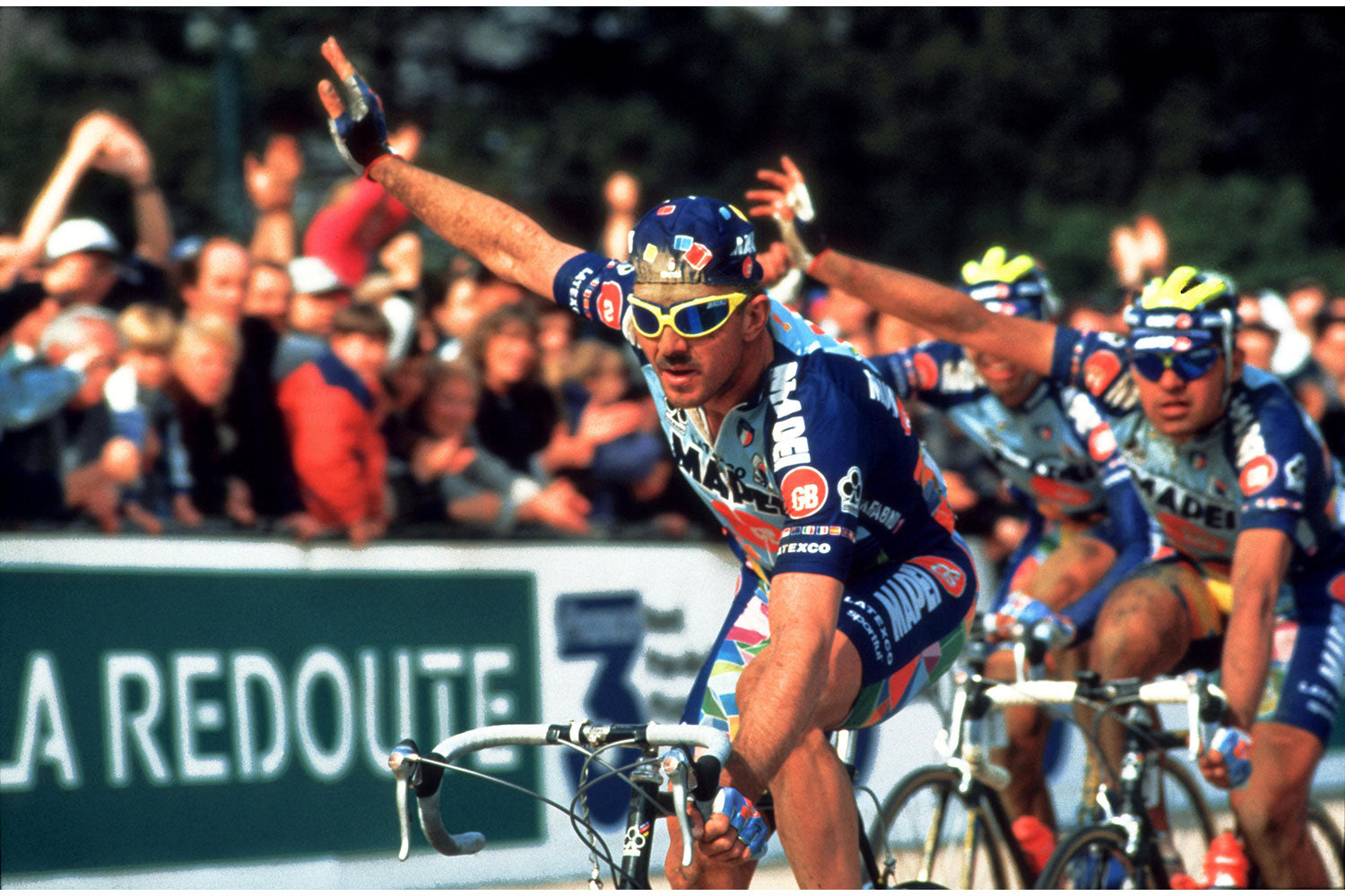 Paris - Roubaix 1996: Johan Museeuw taking the win ahead of teammates Gianluca Bortolami & Andrea Tafi to complete an all-MAPEI podium.
