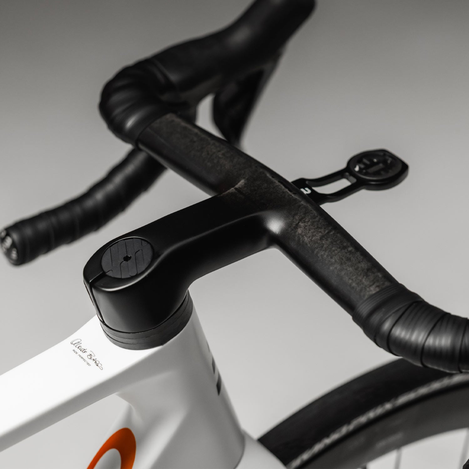 Basso SV Ultegra Di2 White Bike 2025