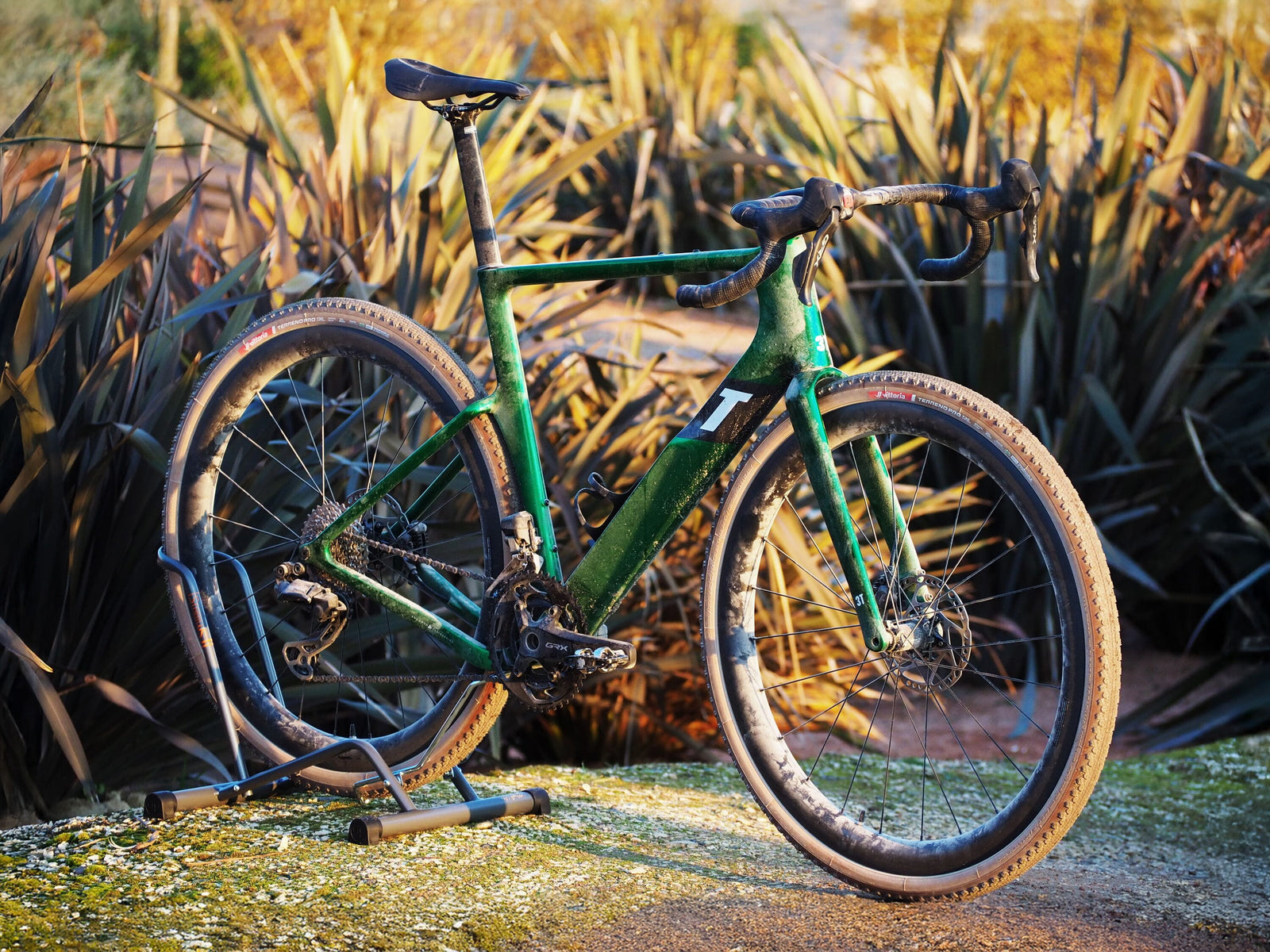 Vittoria Terreno Pro T30 Fine Loose 700x45c Gravel Race Natural Brown Tubeless Ready Tyre
