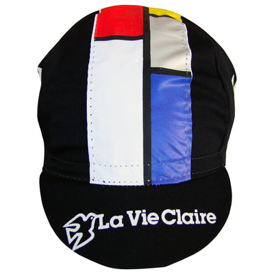 Front View of the La Vie Claire Black Cap