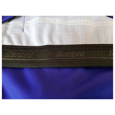 A Santini silicon gripper on the inside of the ADR retro jersey.